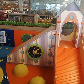 Современная детская площадка открыта в ГМ Глобус